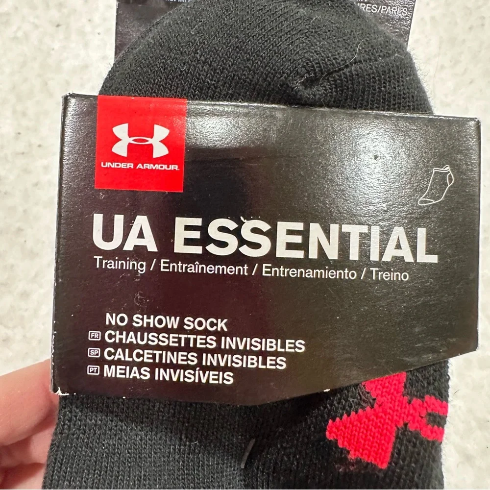 Girl’s Under Armour Black No Show Socks